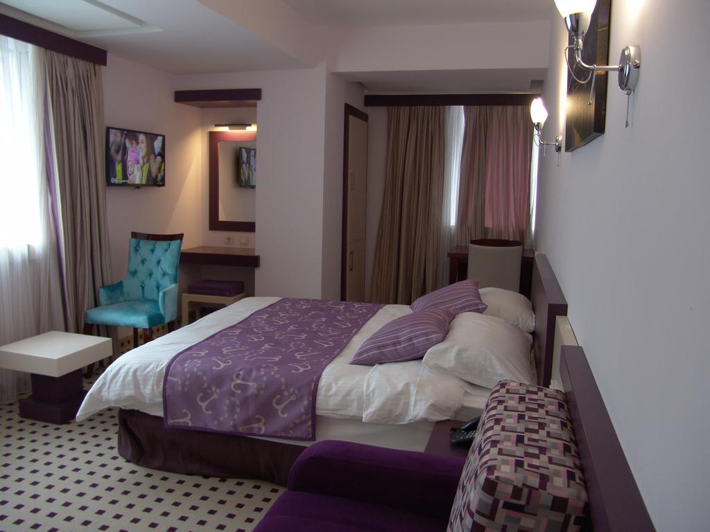 Izan Hotel Izmir Rum bild